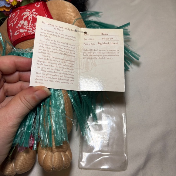 Hawaiian Collectibles Passport HuluGirl 1999 Hoku LimitedEdition Embroidered NEW - Picture 8 of 12